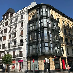 apartamento-en-el-centro-de-bilbao.bilbaohotelsspain.com/